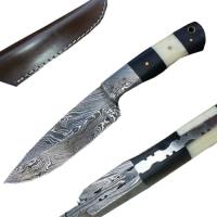 DM-040 - Custom Damascus Steel Hunting Knife (Camel Bone &amp; Buffalo Horn)