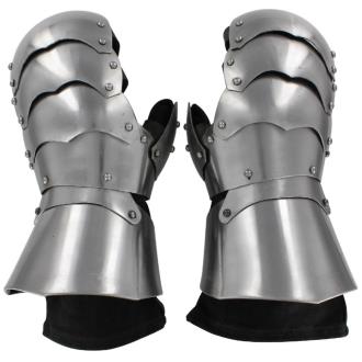 Clamshell Gauntlets with Gloves